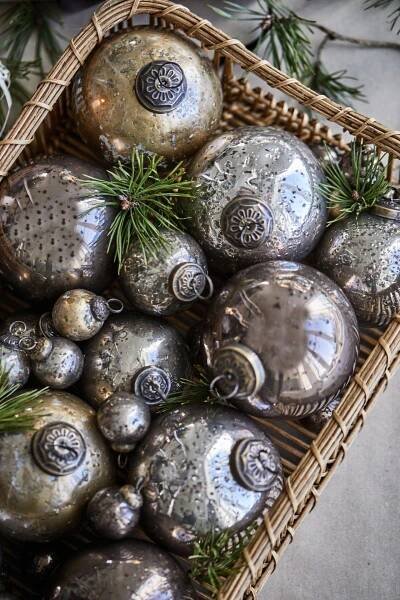 Vánoční baňka Pebbled Silver Look