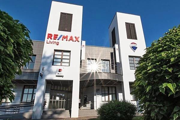 RE/MAX Living foto 1