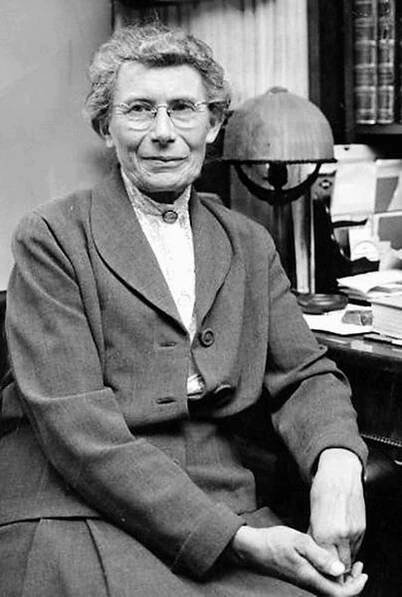 10 Empowering Women In STEM Who Changed The World – #TOGETHERBAND 
