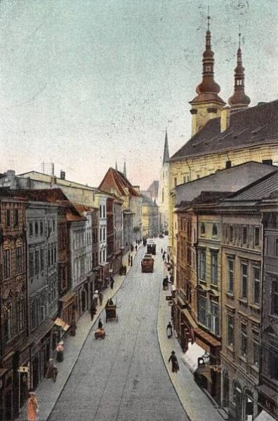 TOULKY MINULOSTÍ: V roce 1675 blesk v Olomouci zapálil Novou věž
