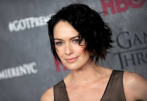Lena Headey si prošla těžkým rozvodem, měla finanční problémy, ale také poznala novou lásku a porodila druhé dítě - to vše stihla za dobu natáčení seriálu. 