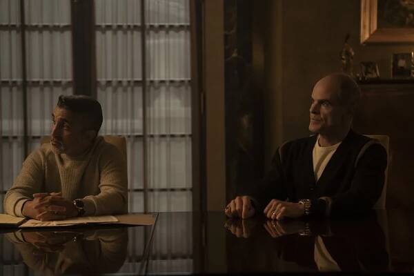 James Madio, Michael Kelly - Tučňák - Donašeč - Z filmu