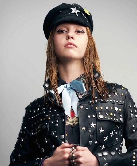 Collar, Sleeve, Dress shirt, Uniform, Style, Cap, Headgear, Costume accessory, Fashion, Youth, 