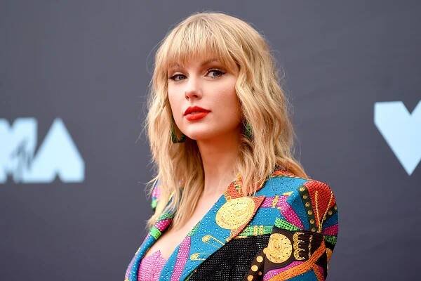 A Taylor Swift Rep Responded to Her Private Jet Controversy