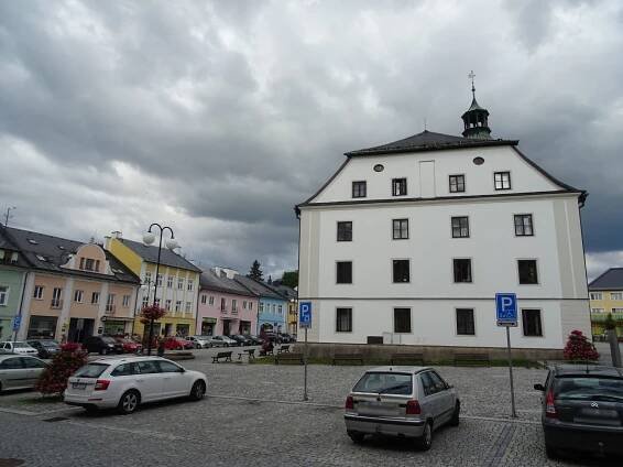 Fotogalerie • Parkoviště náměstí Míru (Parkoviště - placené) • Mapy.com
