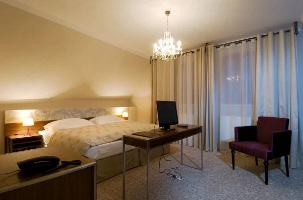 Město Litomyšl - Ubytování - Hotel Aplaus s restaurací "Bohém" a barem "Muuza"