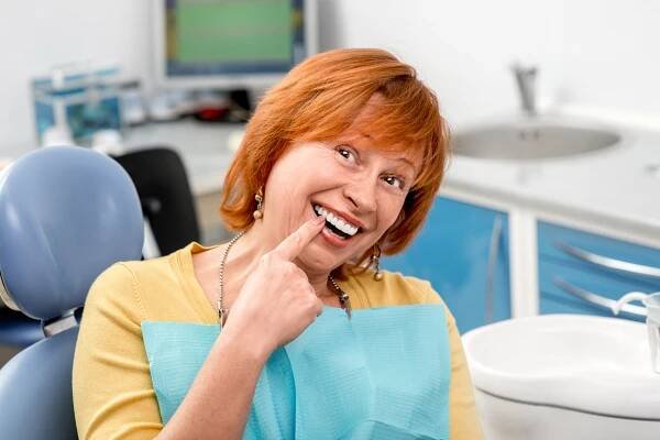 Mini Dental Implants vs. Traditional Implants