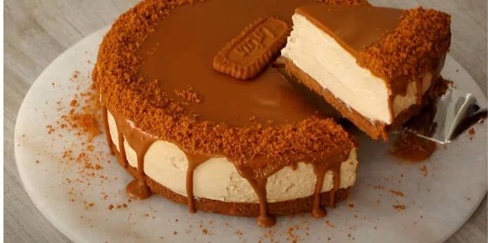 Nepečený cheesecake s Lotus sušenkami je naprosto geniální! Tato kombinace chutí nastaví laťku vašich dezertů velmi vysoko