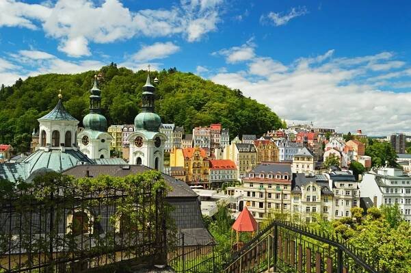 Apartmány se 2 nebo 3 ložnicemi v klidné části Karlových Varů