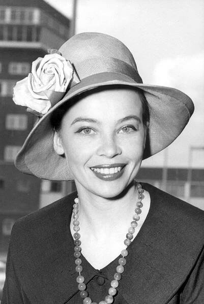 Leslie Caron | French actress | Britannica