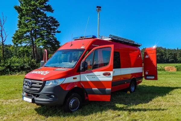 THT Polička dodala hasičům obce Brloh dopravní automobil Mercedes-Benz Sprinter s pohonem všech kol | POŽÁRY.cz - ohnisko