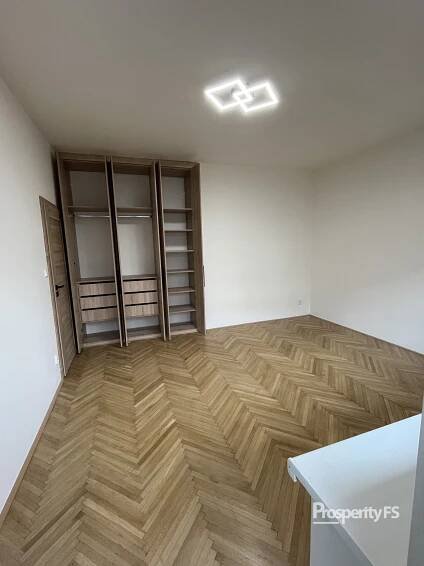 Pronájem moderního bytu 2+kk, 48 m2 - Praha - Vršovice - Reality s námi | ProsperityFS
