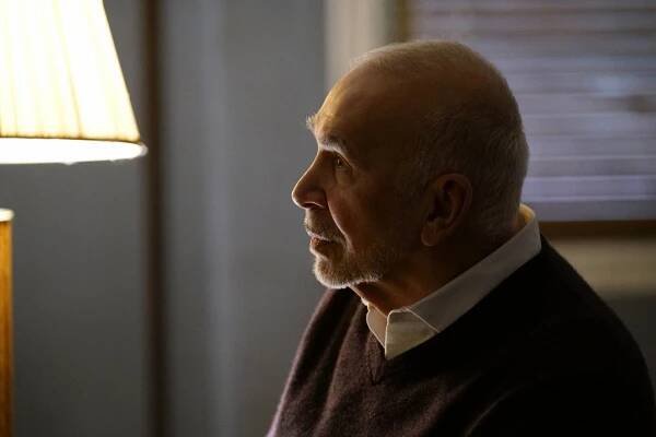 Takoví normální Američané - Crossbreed - Z filmu - Frank Langella