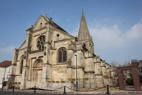 Soubor:Sarcelles Saint-Pierre-et-Saint-Paul 404.JPG – Wikipedie