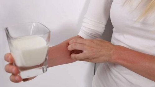 Intolerance laktózy dokáže být nebezpečná: Pokud máte těchto 5 nevysvětlitelných zdravotních potíží, dejte mléčným výrobkům sbohem