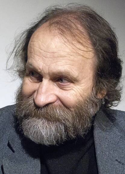 Básník s mnoha alter egy. Oceňovaný Ivan Wernisch, kulturní legenda, slaví osmdesátiny