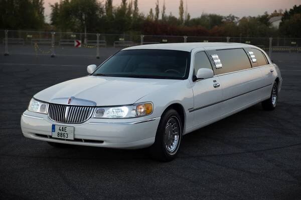 Super-Limo.cz - pronájem limuzín v Praze a okolí