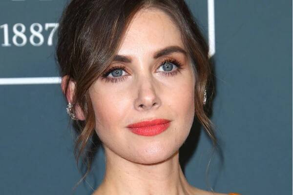 Alison Brie reveals awkward ‘peeing incident’ on set of Mad Men