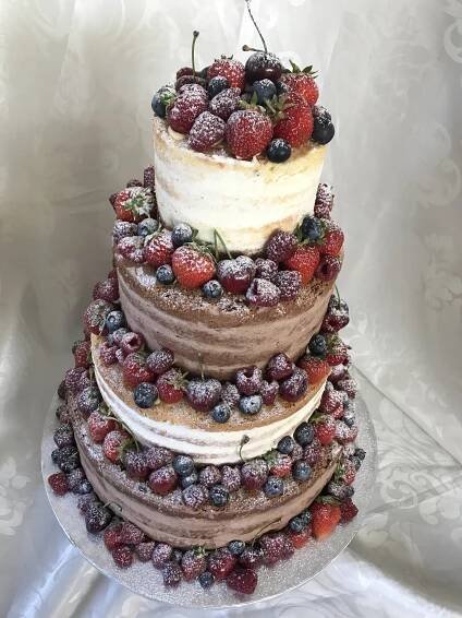 Naked cake mix korpusů | Dorty Olomouc