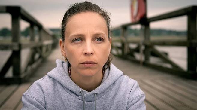 Ein Schritt zum Abgrund - Die Lüge (E02) (2023)