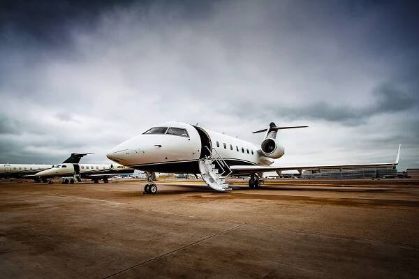 The Challenger 600 series is Bombardier's best-selling large aircraft platform, combines world-class interior design with the ultimate value proposition. 
