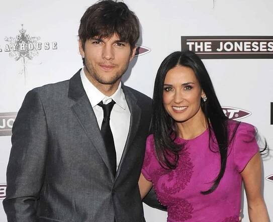 Zajímá Vás, jak se s rozvodem vypořádávají celebrity? Ashton Kutcher se po rozvodu s Demi Moore stáhl do ústraní do opuštěných