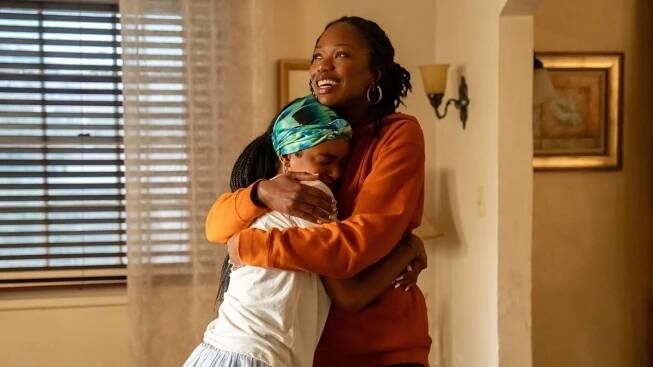 Lovie Simon and Xosha Roquemore in 'Forever'