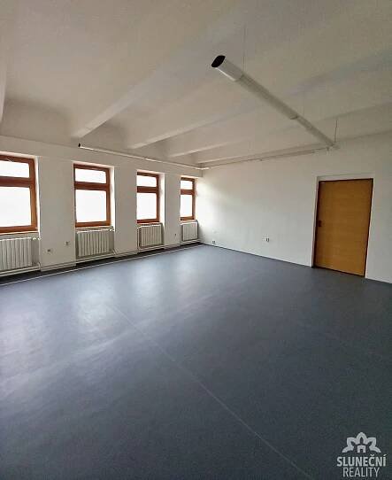 Pronájem kancelářského prostoru, 37 m², Uherský Brod - Bří Lužů | Sluneční Reality 