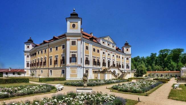Panenská příroda, krajina zahalena tajemnými mýty, osamělé studánky i skalní útvary – Tipy na výlet jižní Morava