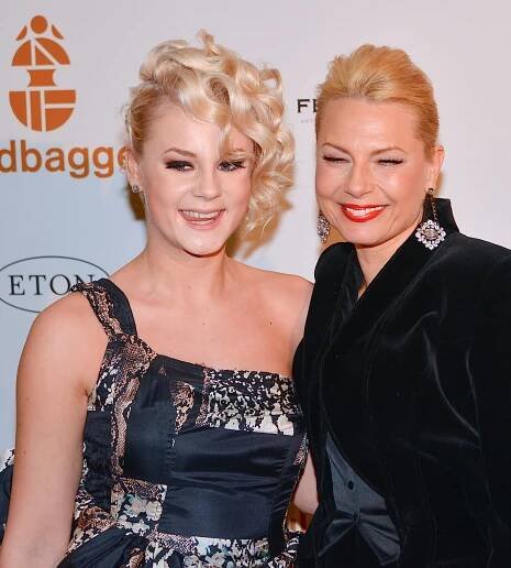 Soubor:Molly Nutley & Helena Bergström på Guldbaggegalan 2013.jpg – Wikipedie