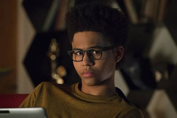 Runaways - Fifteen - Z filmu - Rhenzy Feliz