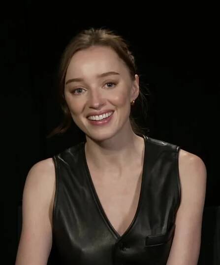 Soubor:Phoebe Dynevor Interview 2023.jpg