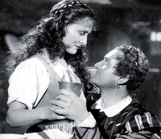 Marie Glázrová ve filmu Rozina sebranec. Rok 1945.