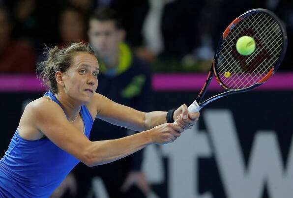 Živě: Cornetová - Strýcová 2:6, 6:7, česká náhradnice srovnala na 2:2