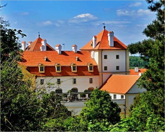 Katzeldorfský zámeček. Zapomenutá nádhera na hranicích ožívá