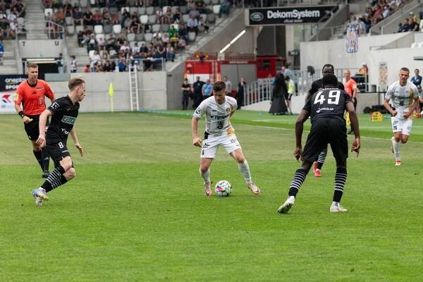Do Karviné s náskokem! Výhru v prvním utkání vystřelil Votrokům Pilař | FC Hradec Králové