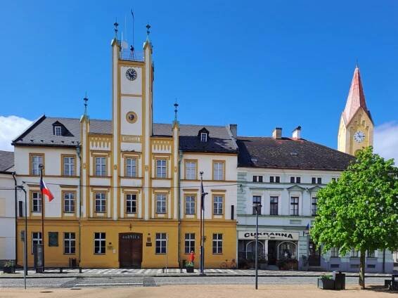 Pískovcové skály u Mšena | NaCestu.cz
