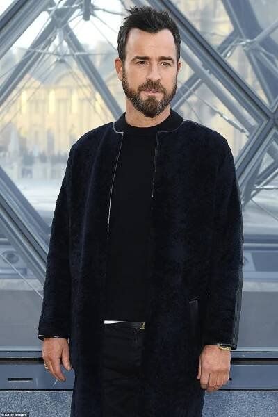 Justin Theroux has a unique way of saying his name