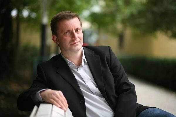 Kdo chce kontrolovat ředitele České televize Petra Dvořáka? I lidé, které vyhodil