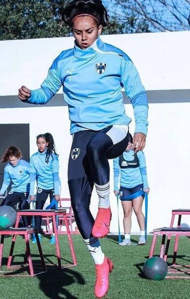 Maria Andrea Sanchez - Hot Soccer Girls
