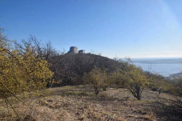 Turistika v CHKO Pálava na hrad Děvičky