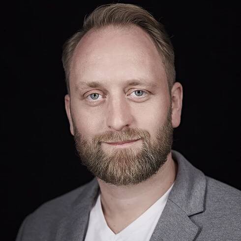 Pavel Khek: Divadlo je jako zaoceánský parník – Divadelní noviny