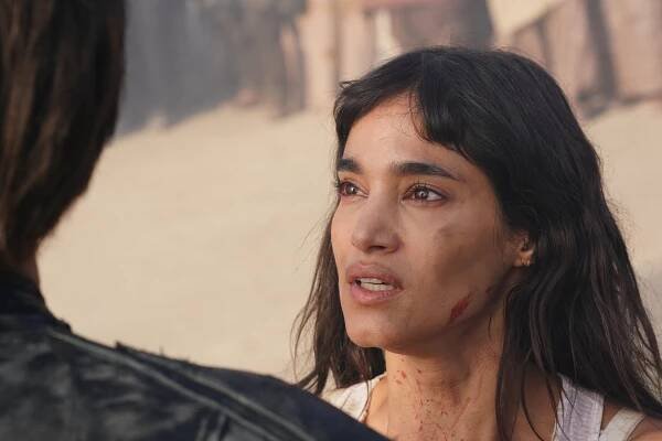 Prisoners of the Ghostland - Z filmu - Sofia Boutella