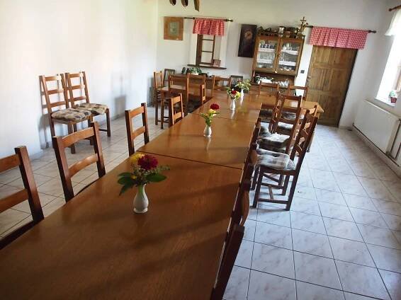 Penzion a restaurace U Hroznu salonek restaurace u hroznu 2