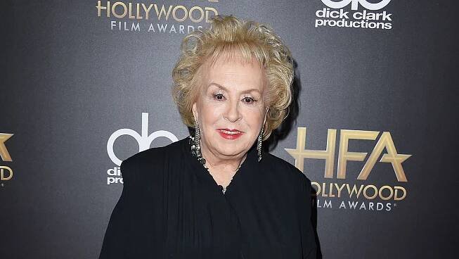 Doris Roberts, Star of ‘Everybody Loves Raymond,’ Dies at 90