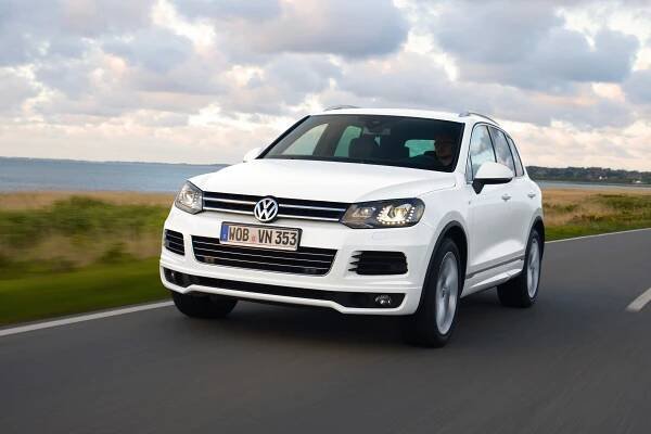 Volkswagen Touareg: Podrobné specifikace vozidel & Interaktivní nástroj pro srovnání