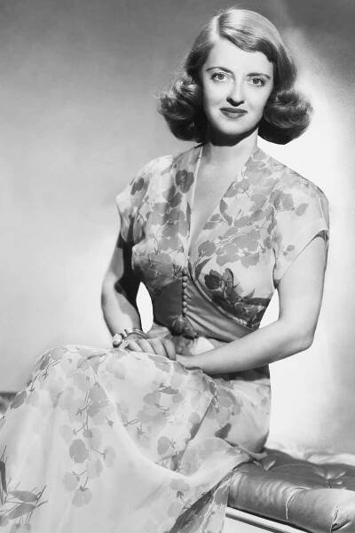 1939,  BETTE DAVIS