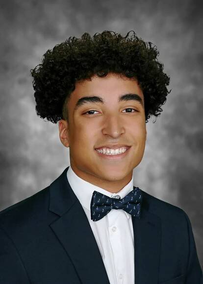 Schedule Senior Pictures | CameraBox
