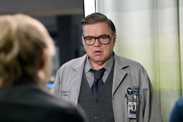 Nemocnice Chicago Med - The Things We Thought We Left Behind - Z filmu - Oliver Platt