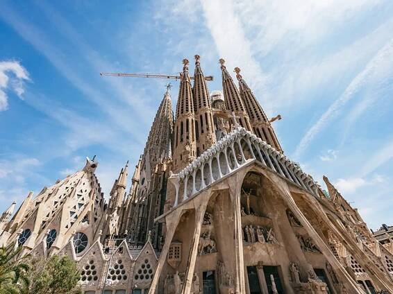Discover the fall magic of Barcelona in October